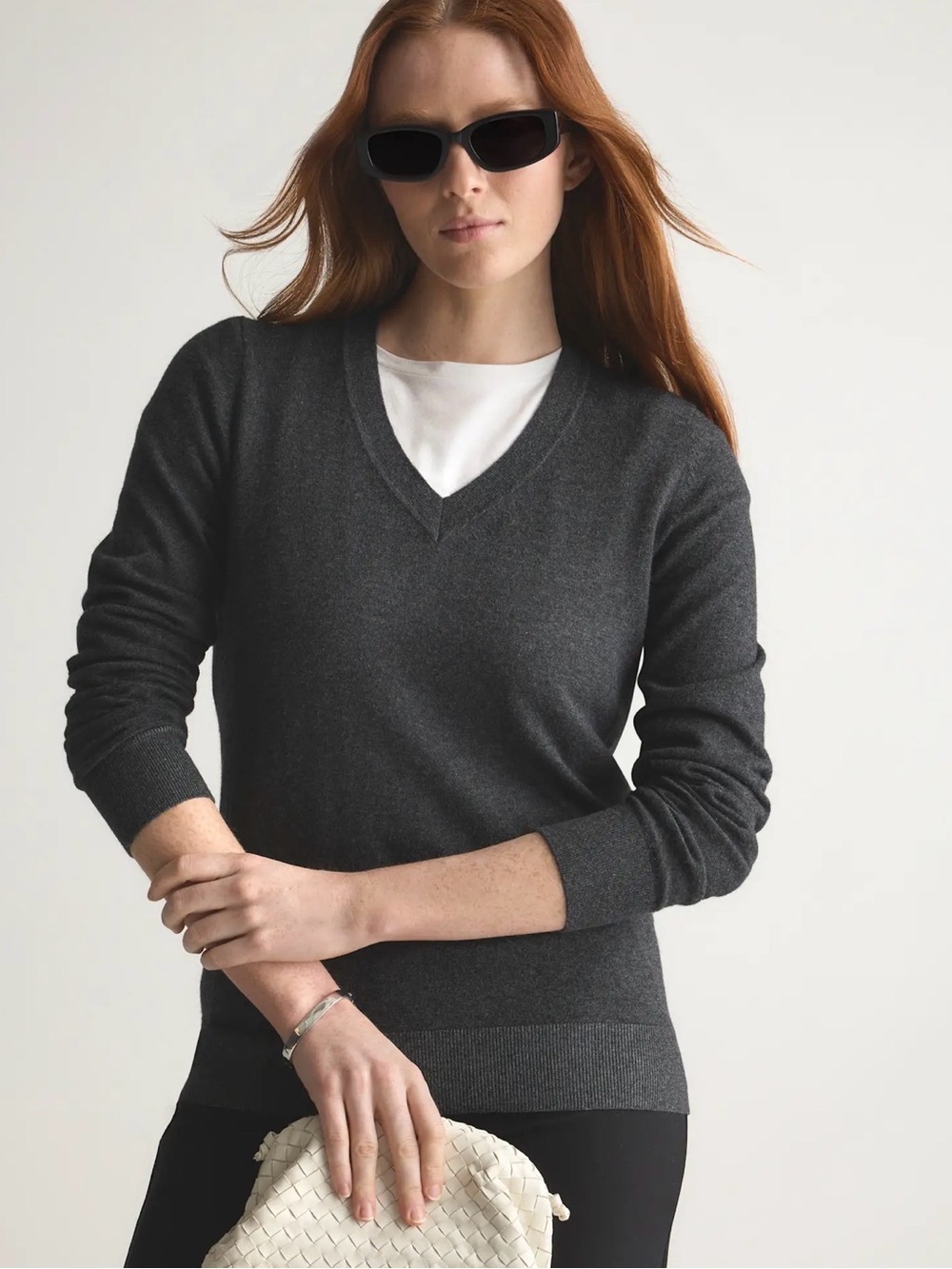 Quince, Lightweight Cotton/Cashmere V-Neck Sweater, Size Small